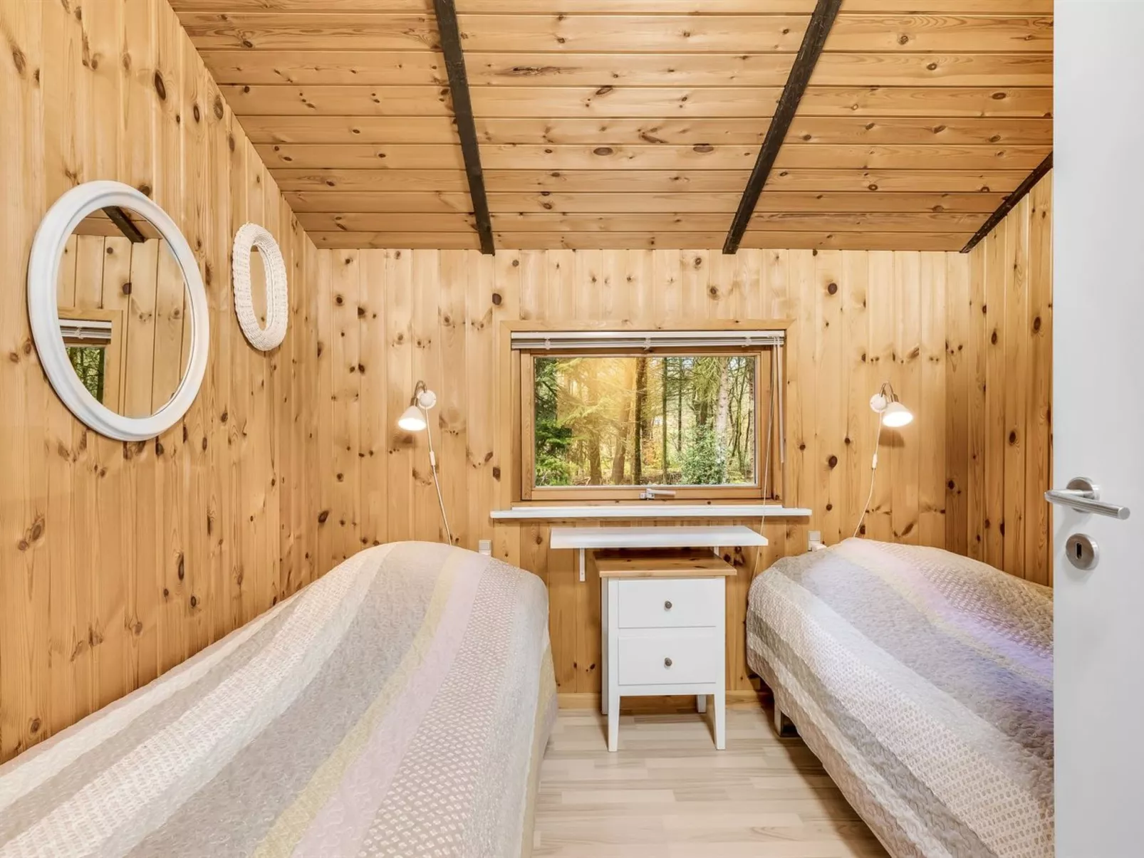 "Marthine" - 650m to the fjord-Binnen