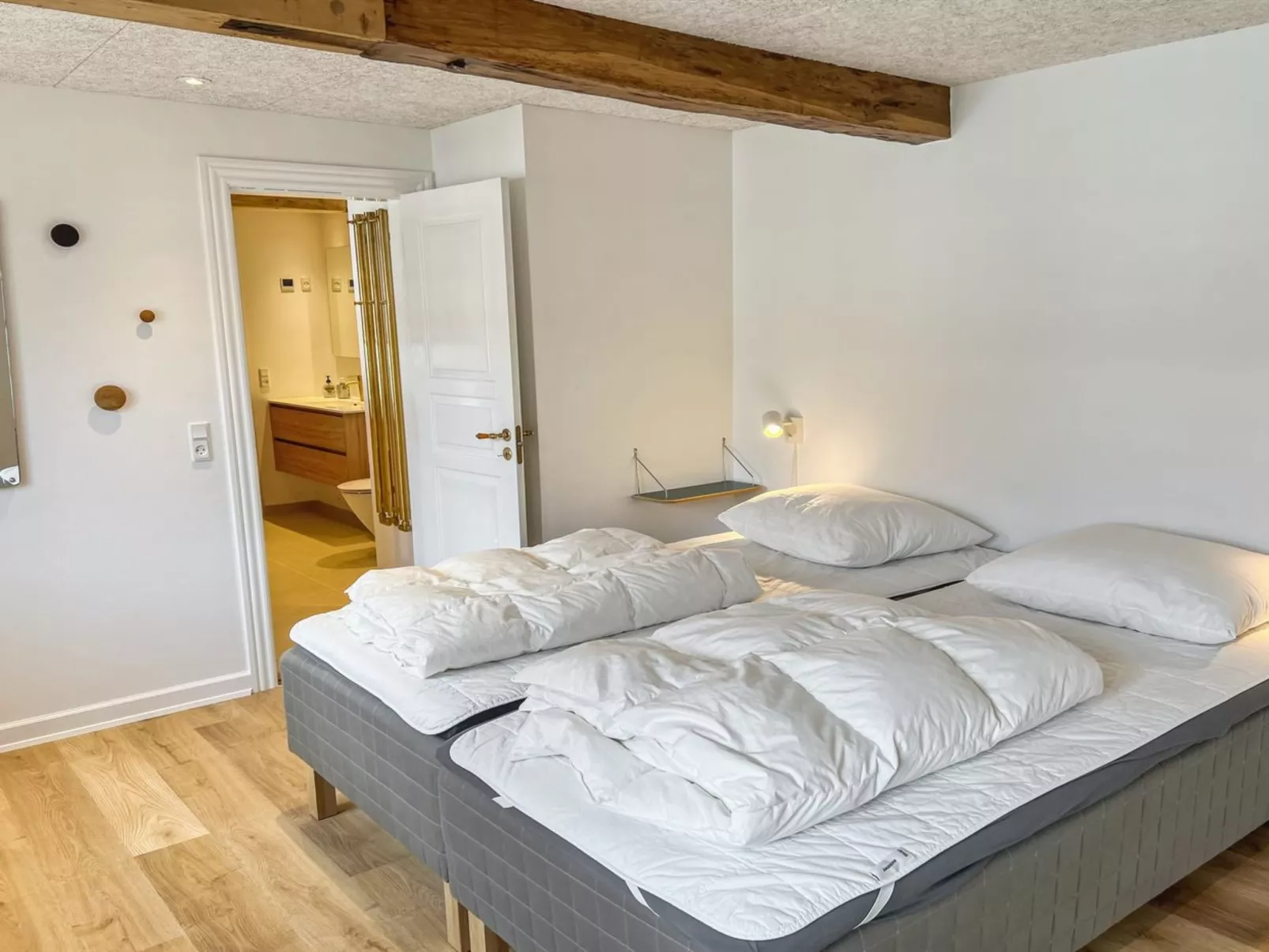 "Garbine" - 1.5km from the sea-Binnen