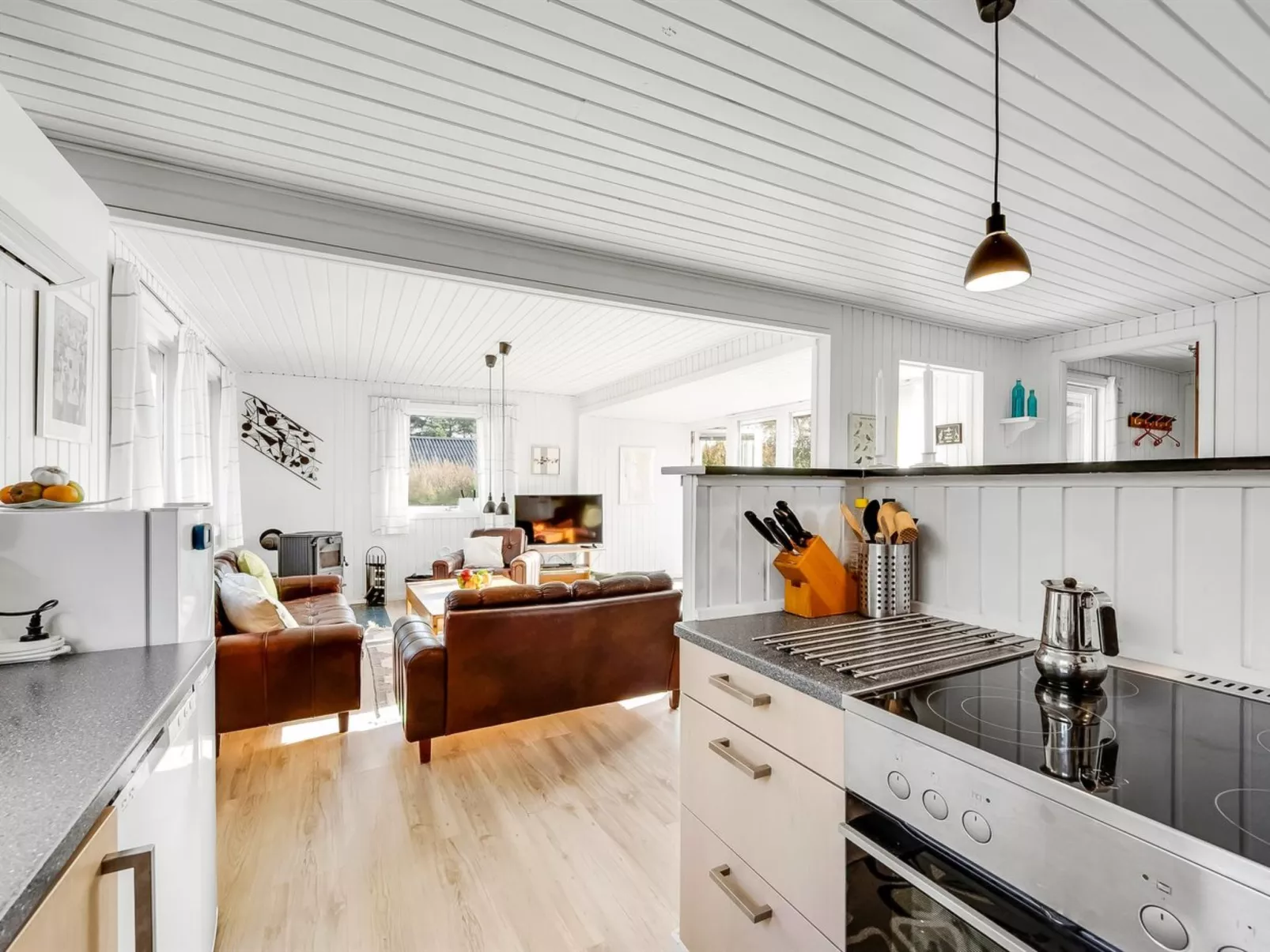 "Pirjo" - 350m to the fjord-Binnen