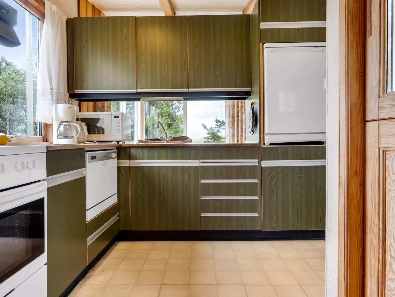 "Kimi" - 75m from the sea-Binnen