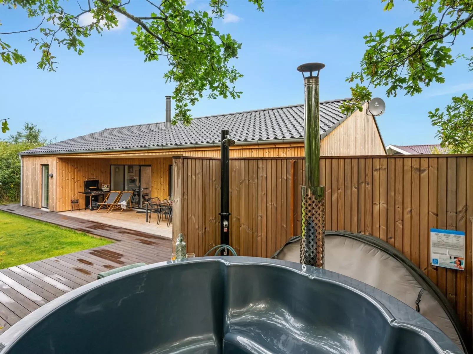 "Liutulf" - 350m to the fjord-Binnen