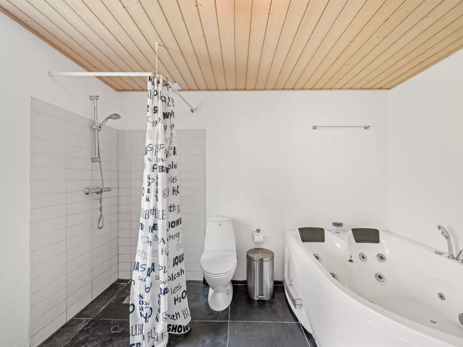 "Trena" - 1.2km to the fjord-Binnen