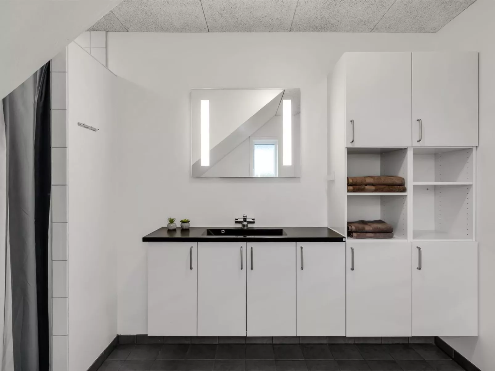 "Kamp" - 1km to the fjord-Binnen