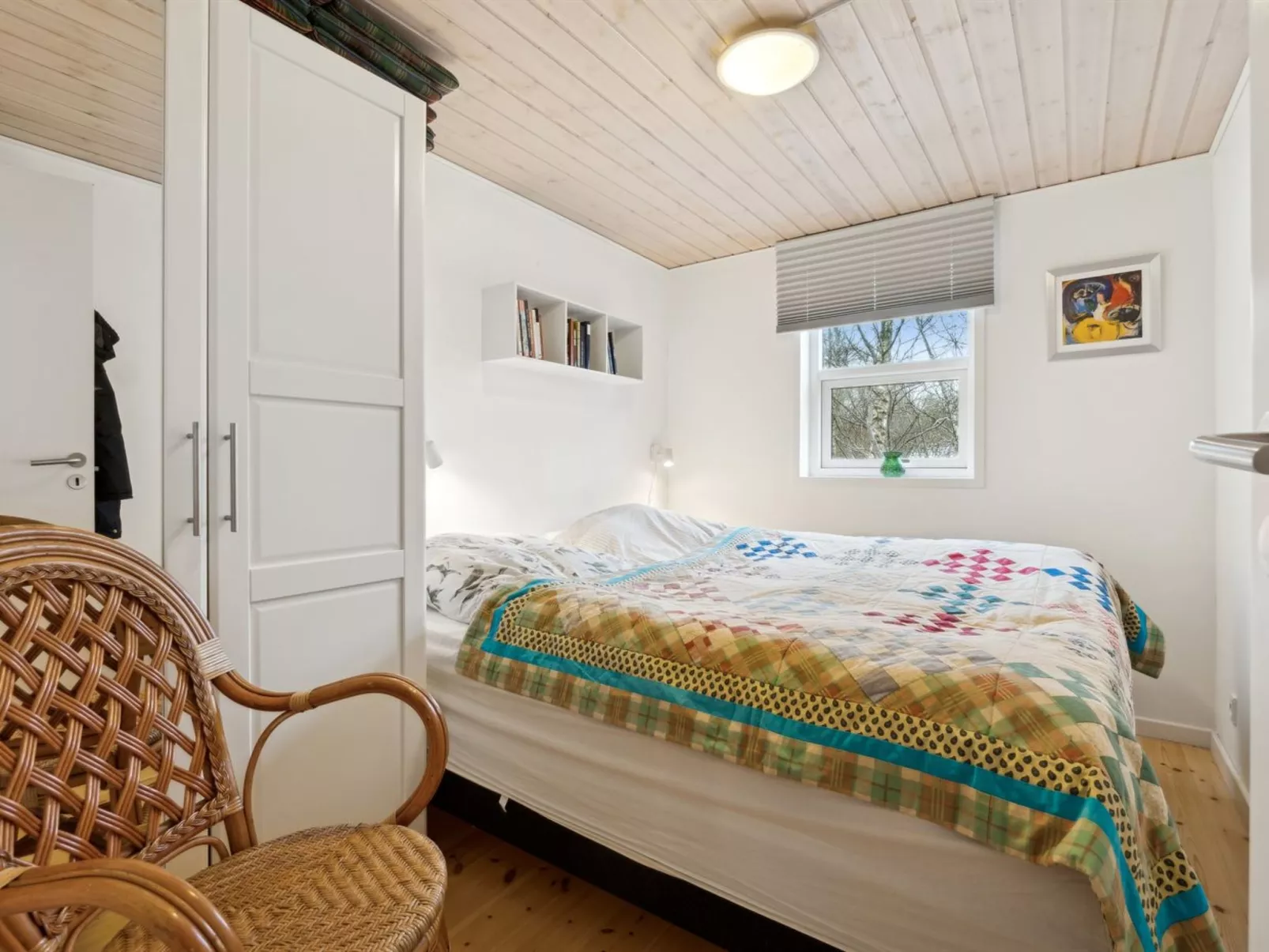 "Tomine" -  from the sea-Binnen