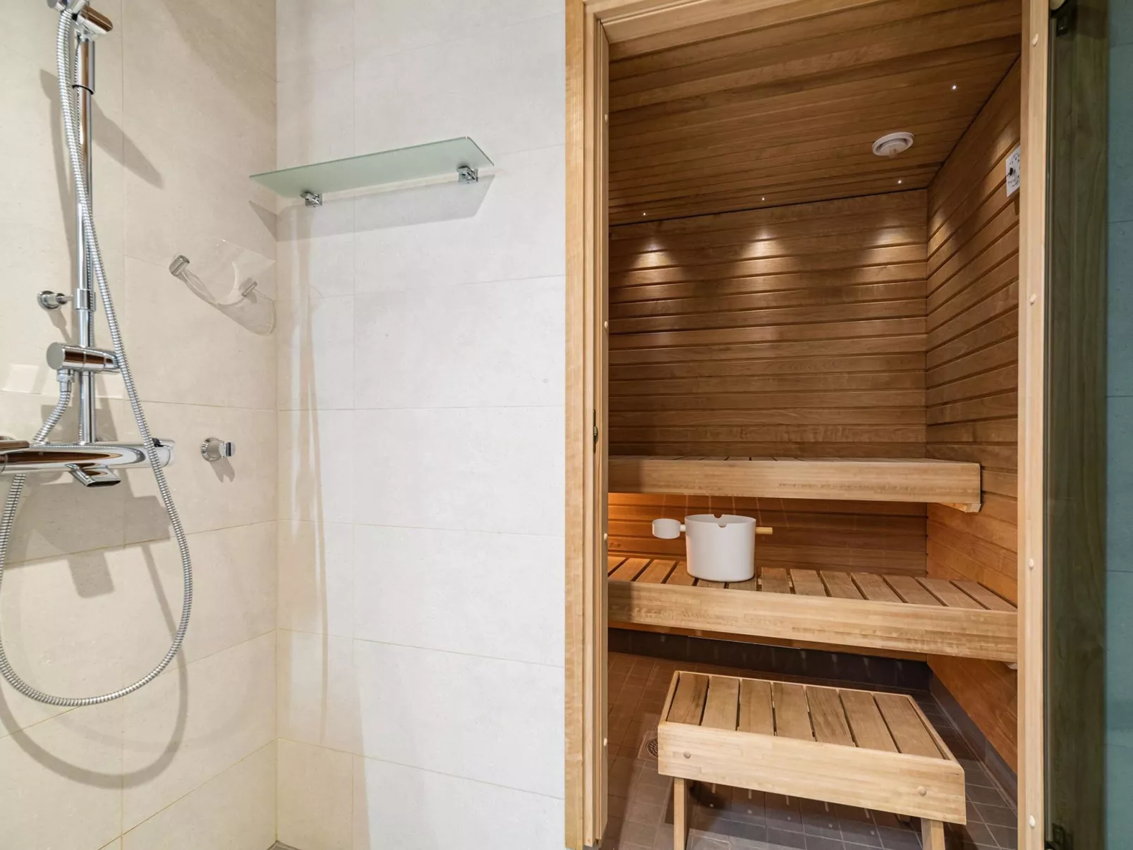 Tunturinlaita c2 - Binnen