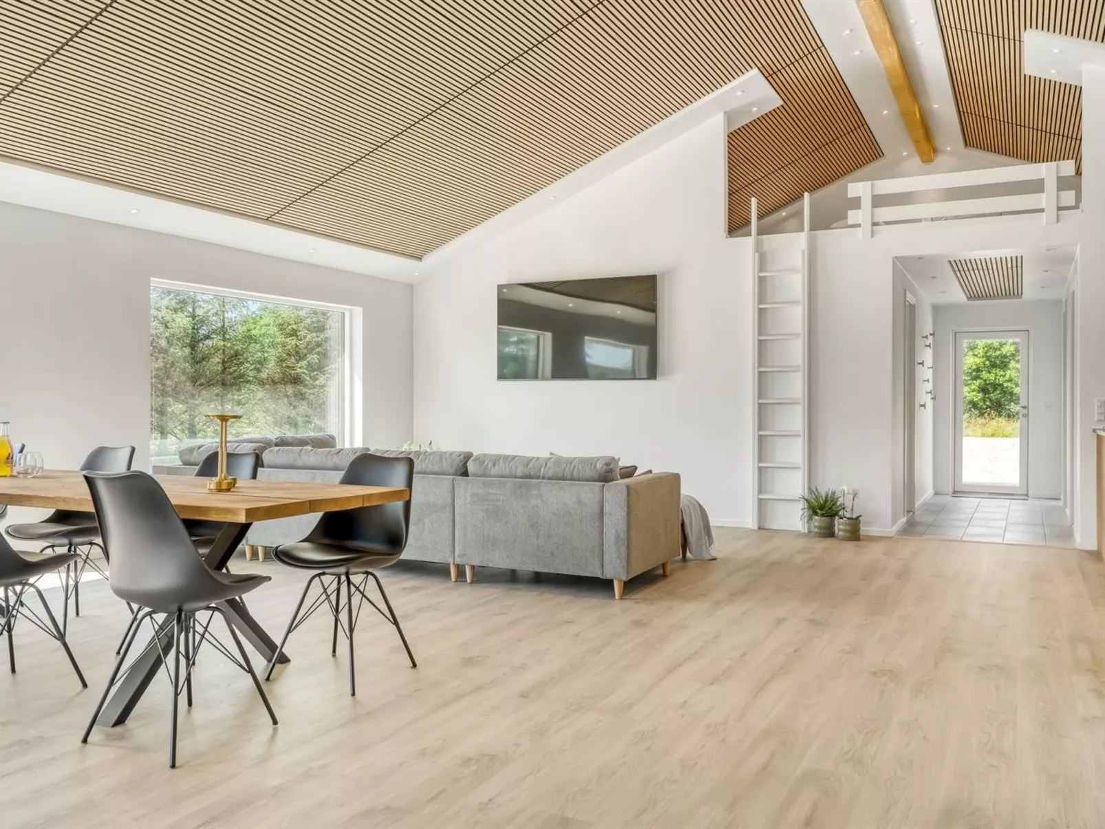 "Mads" - 700m from the sea-Binnen