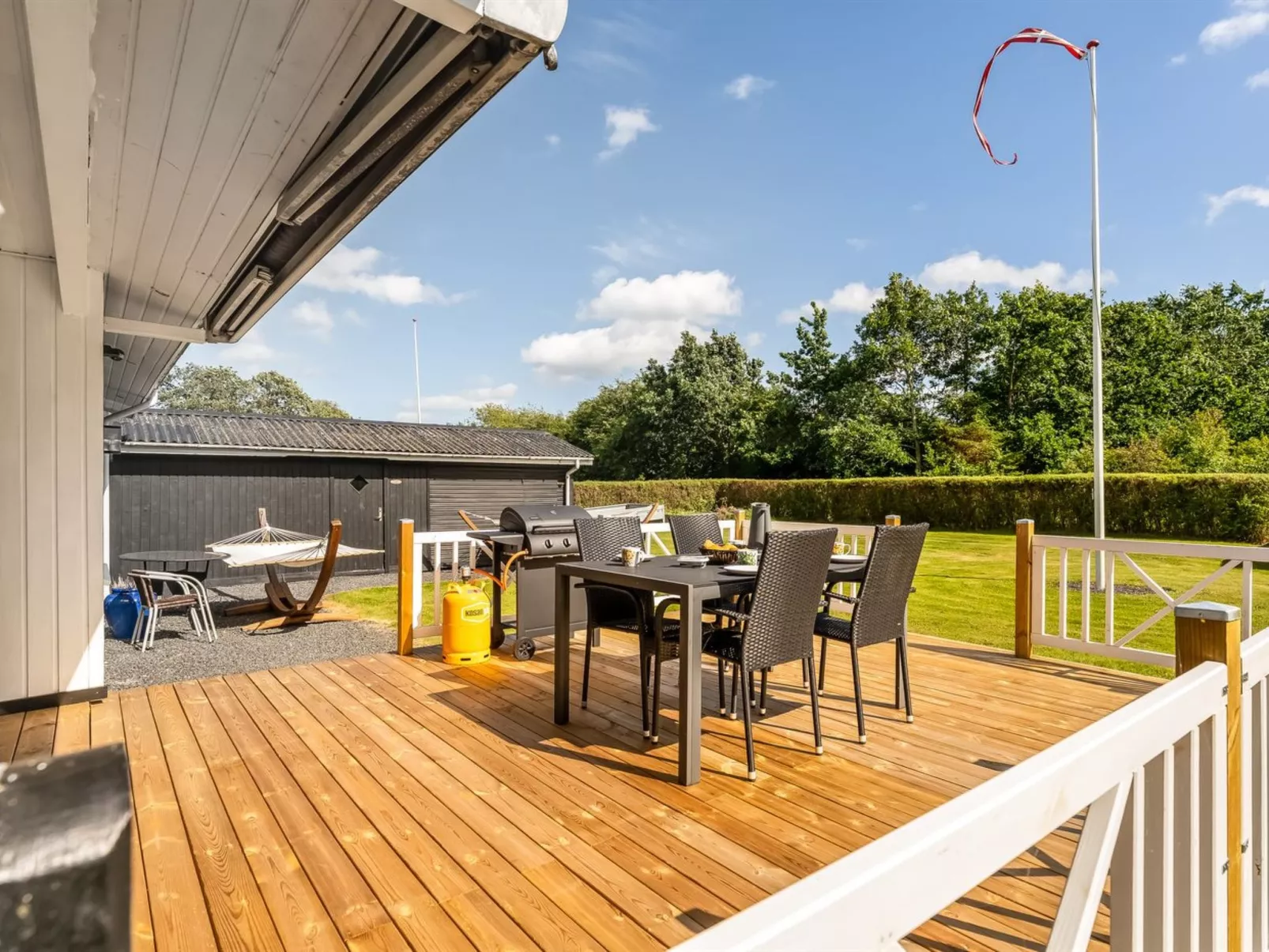 "Helma" - 500m to the fjord-Buiten