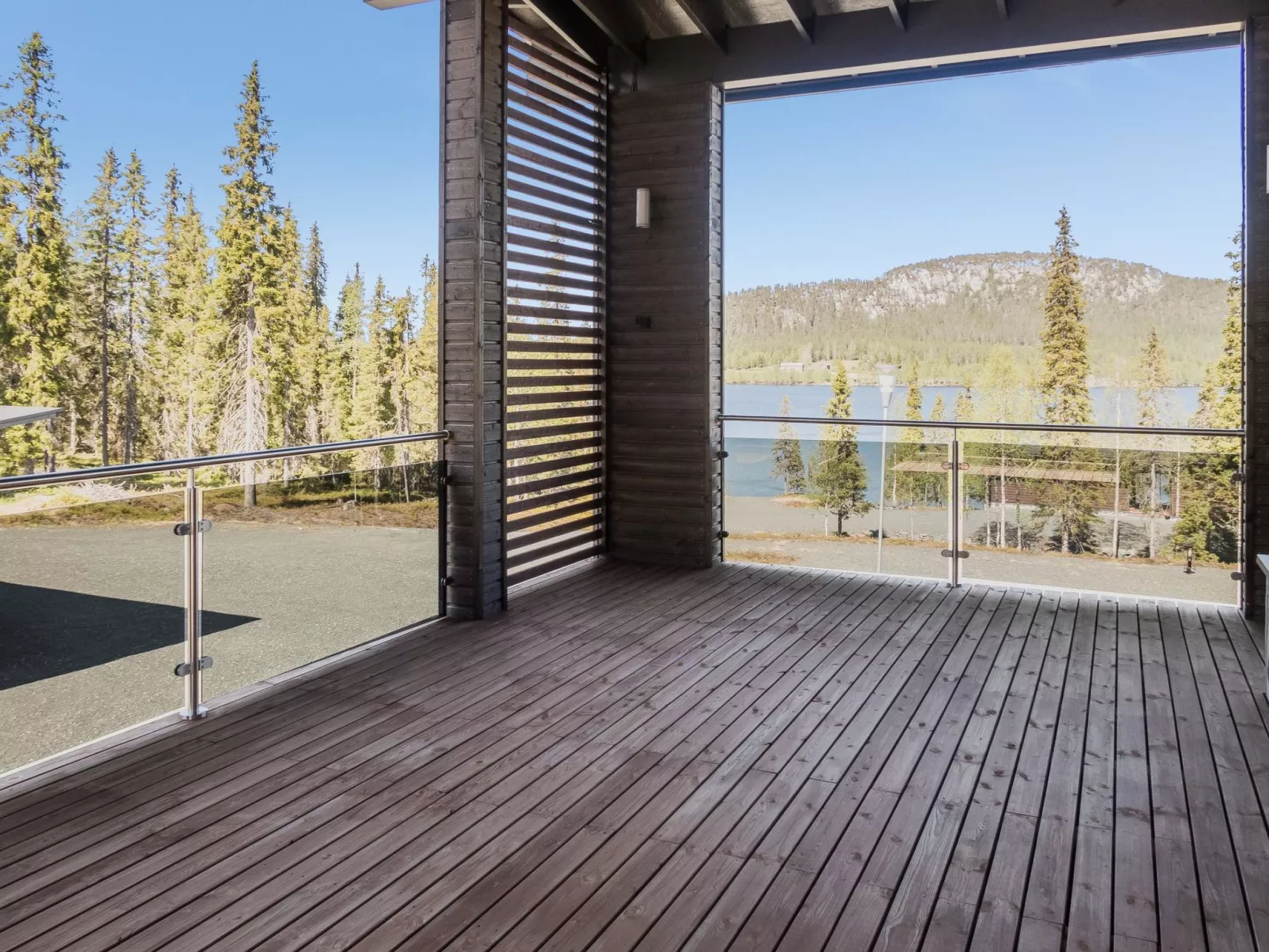 Holy lake chalet b-Binnen