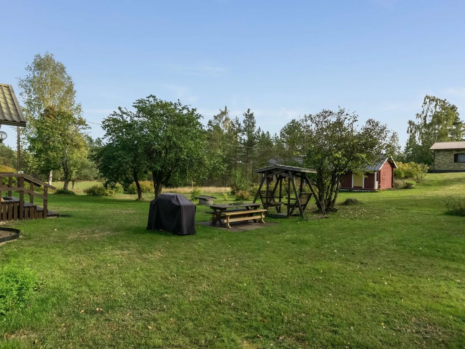 Mäkelän vierastalo-Binnen