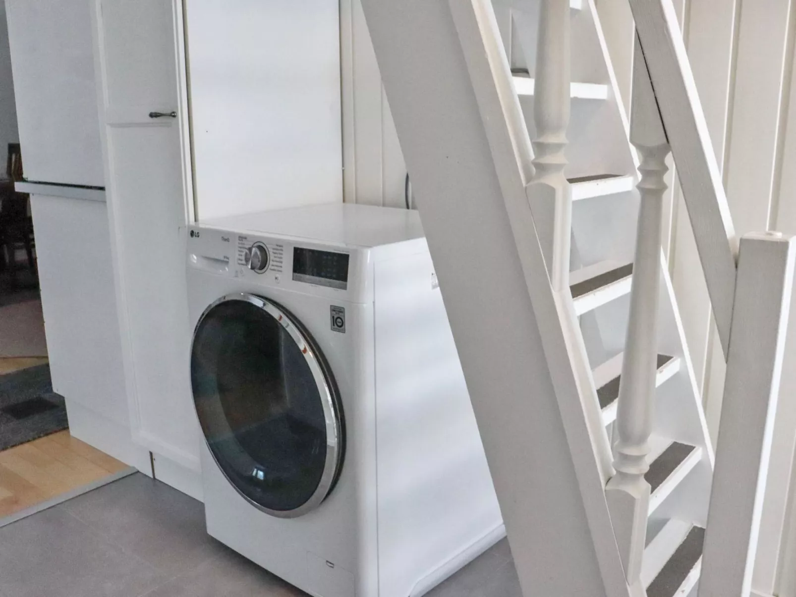 Hallantytär b4 paritalo-Binnen