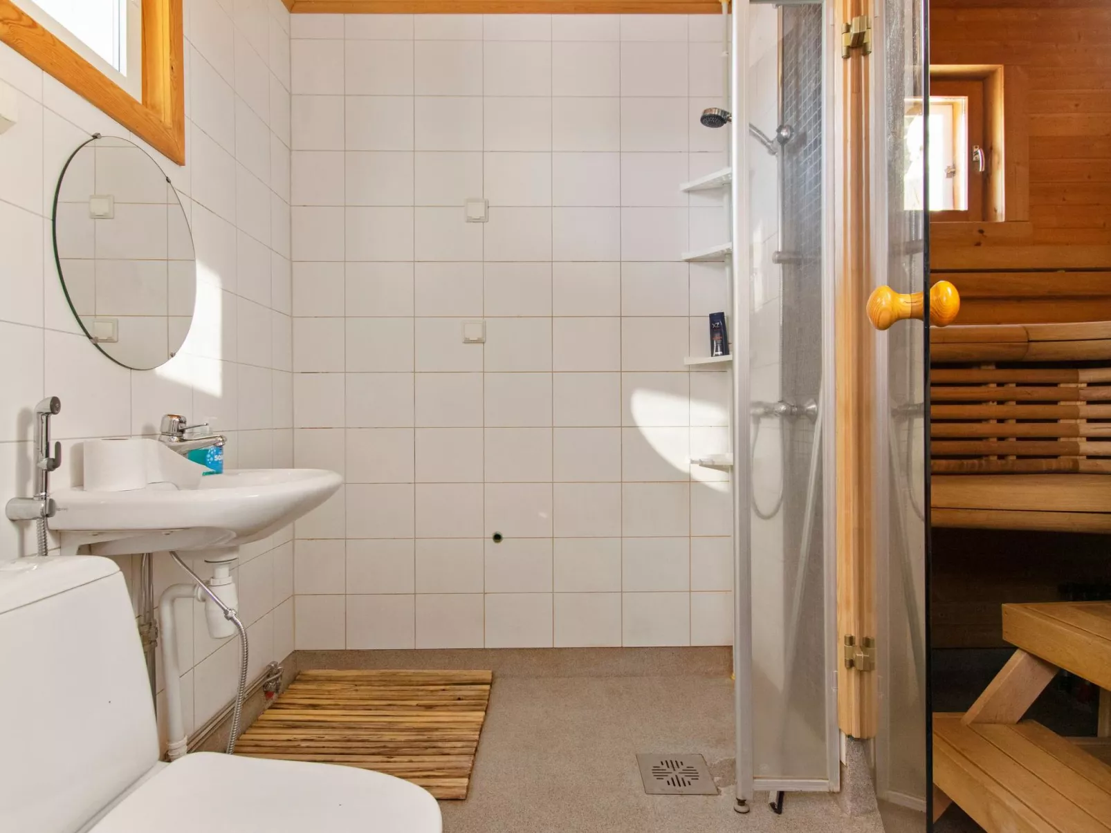 Hallan paroni a paritalo-Binnen