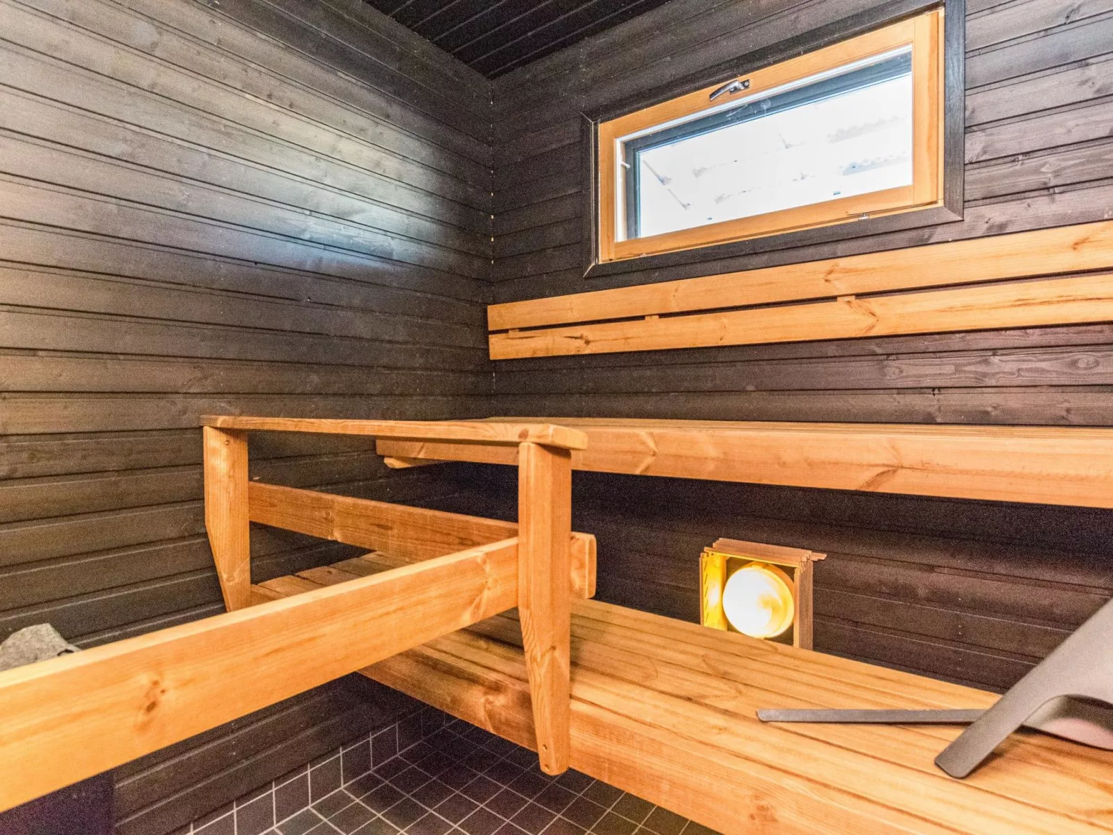 Skivillas 78 ukkohalla (1)-Binnen