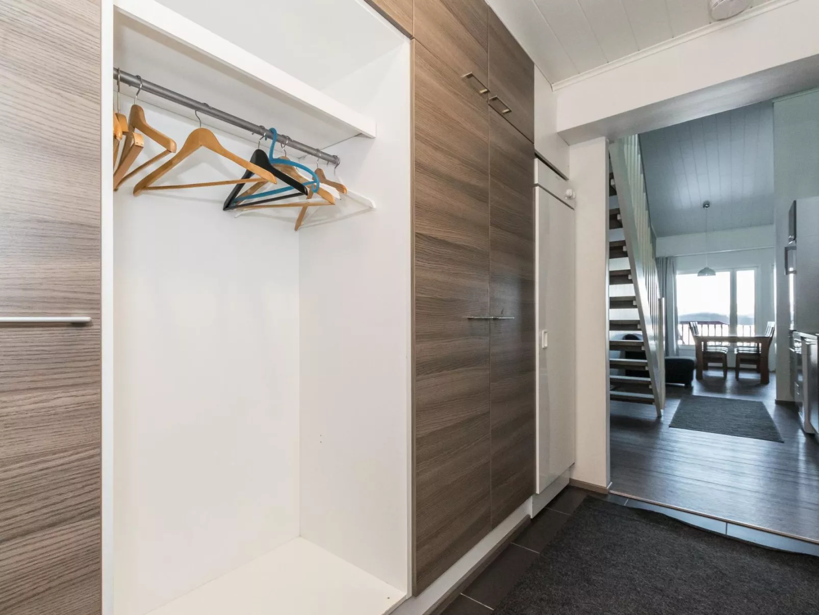 Skivillas 61 ukkohalla (b10)-Binnen