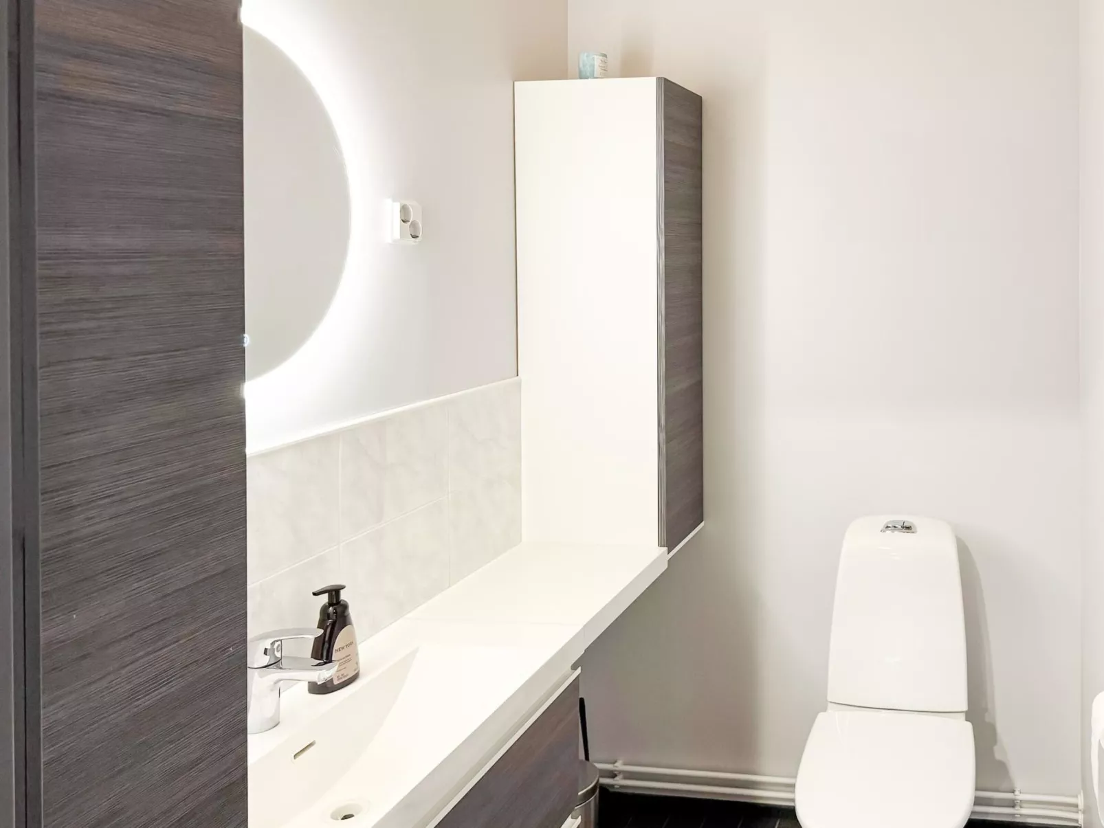 Lakeside villa-Binnen