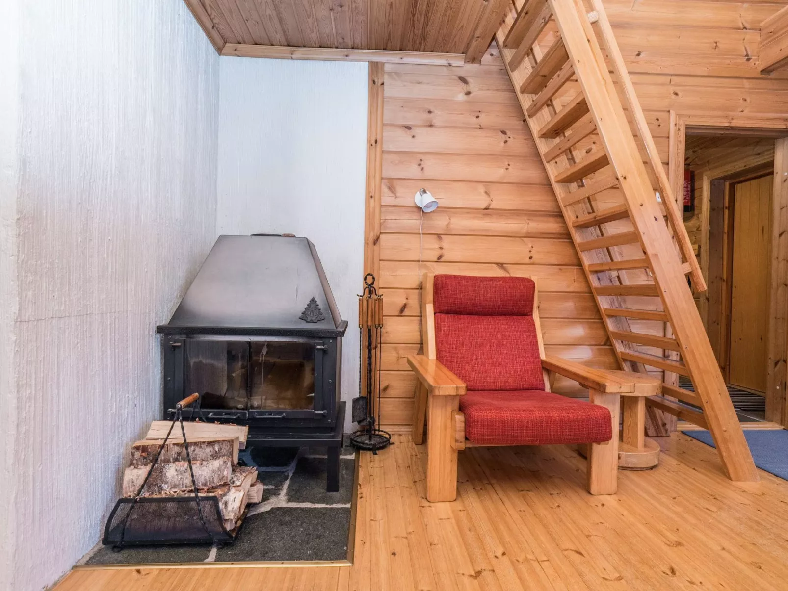 Uolevintie 39a-Binnen