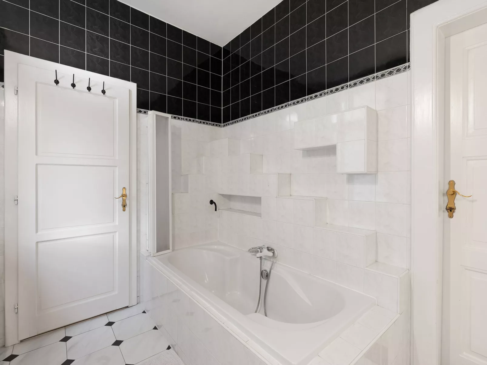 Old Town home-Binnen