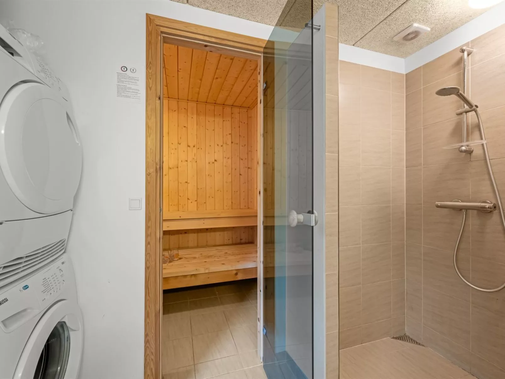 "Gerret" - 200m to the fjord-Binnen