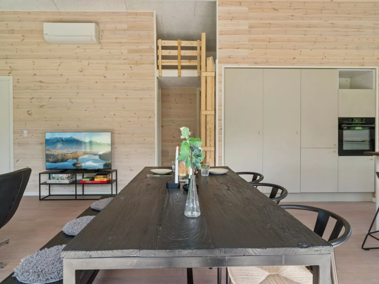 "Herulf" - 450m from the sea-Binnen