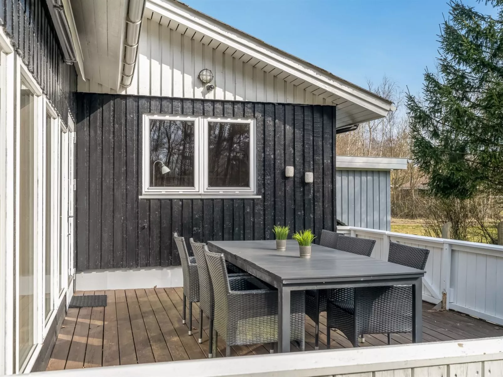 "Iris" - 200m to the fjord-Buiten