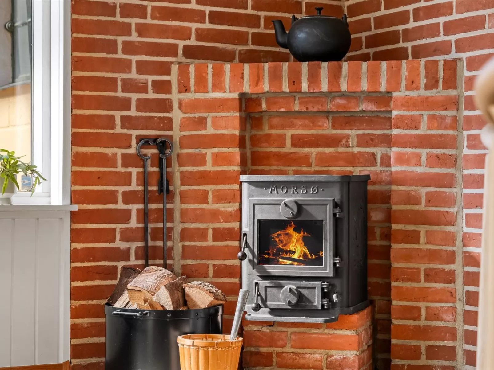 "Lillan" -  from the sea-Binnen