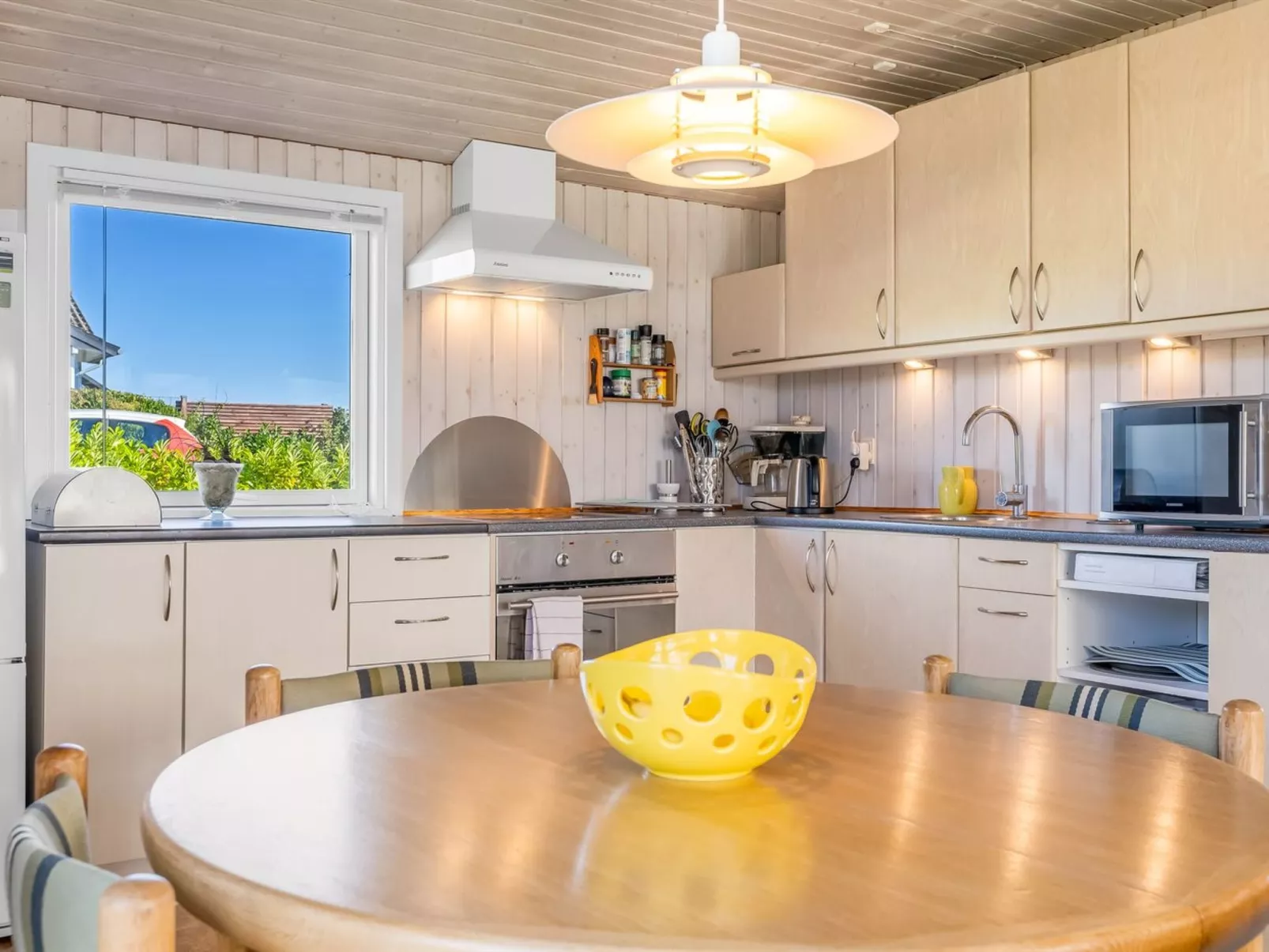 "Raymond" - 175m from the sea-Binnen