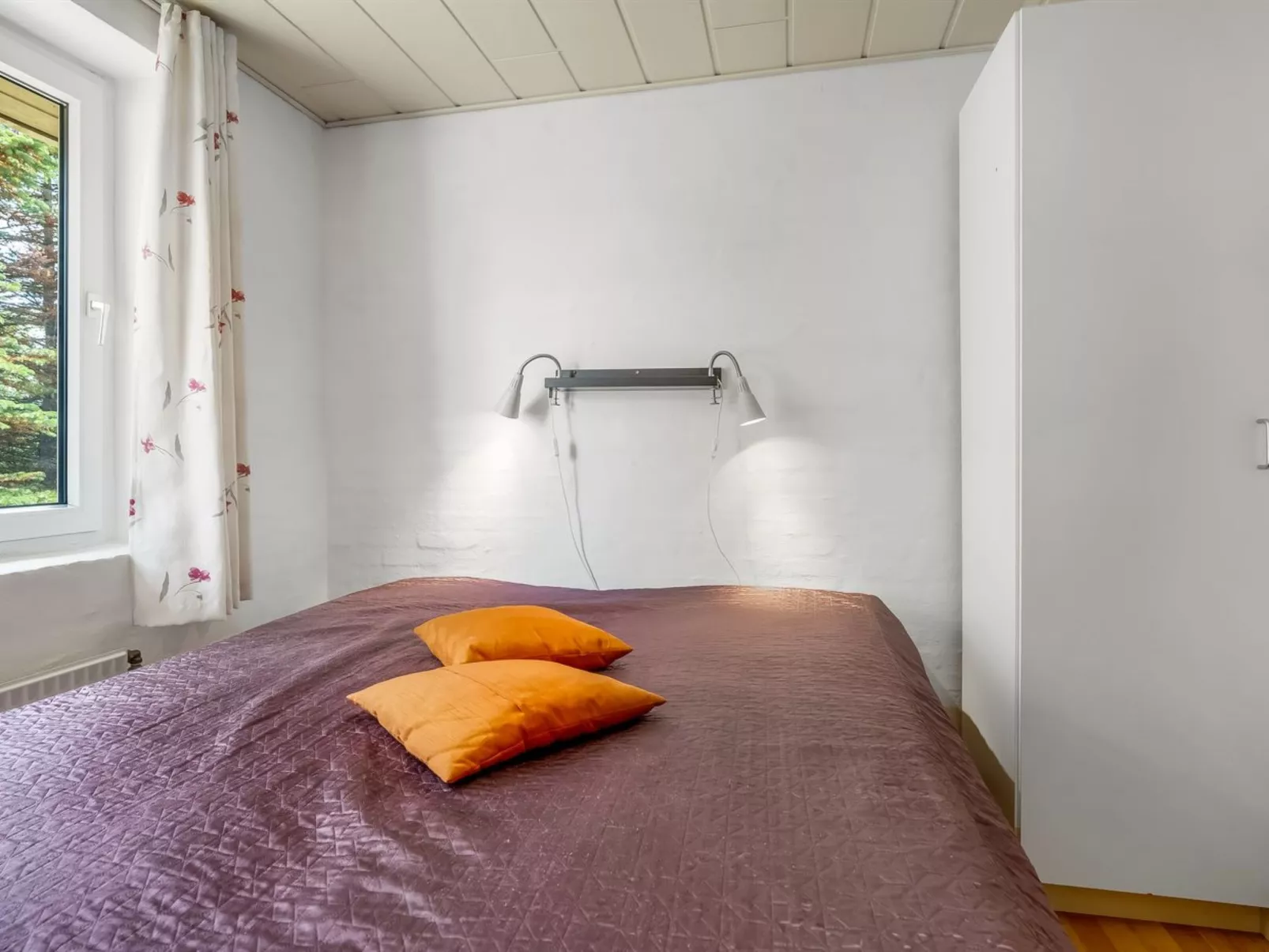 "Ebon" -  from the sea-Binnen