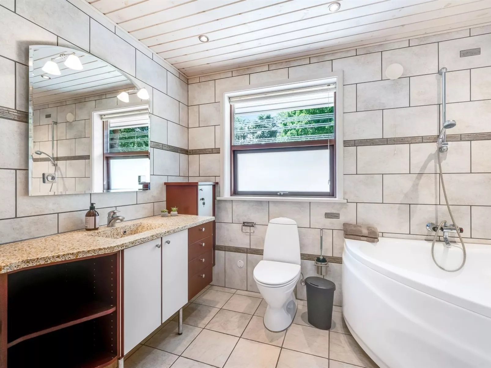 "Lillebror" - 12km from the sea-Binnen