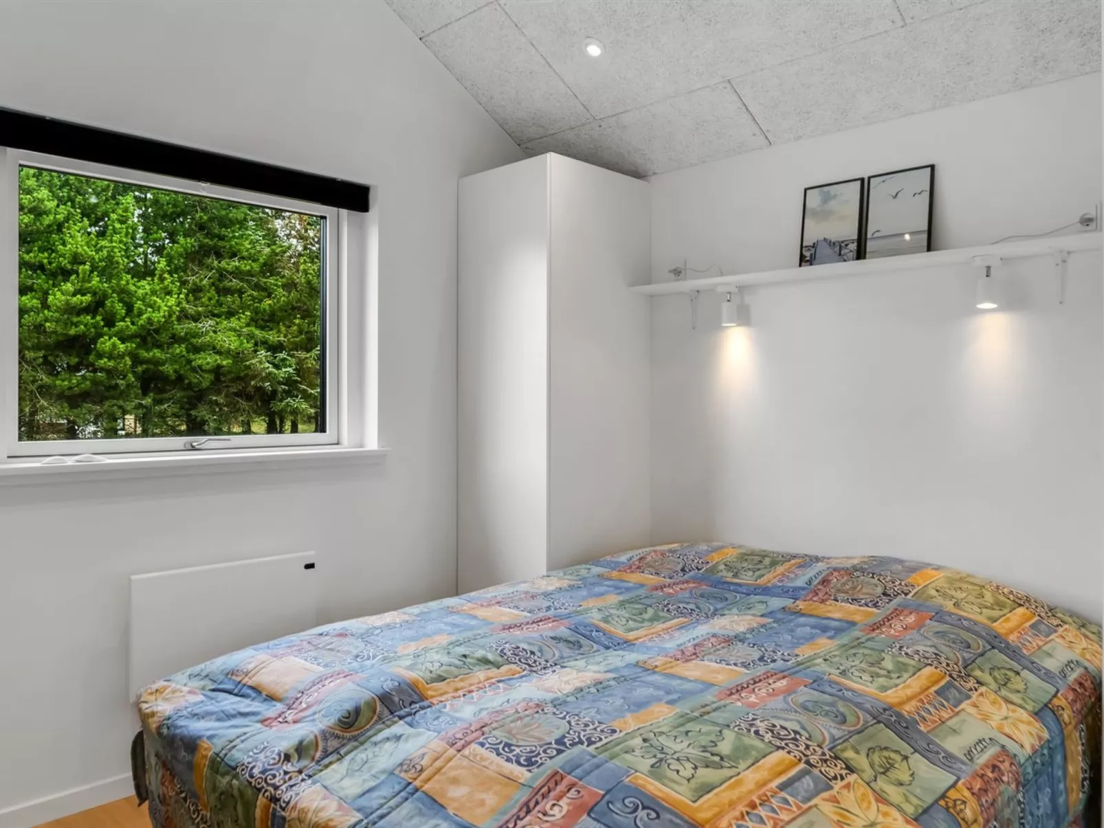 "Abiorn" -  from the sea-Binnen