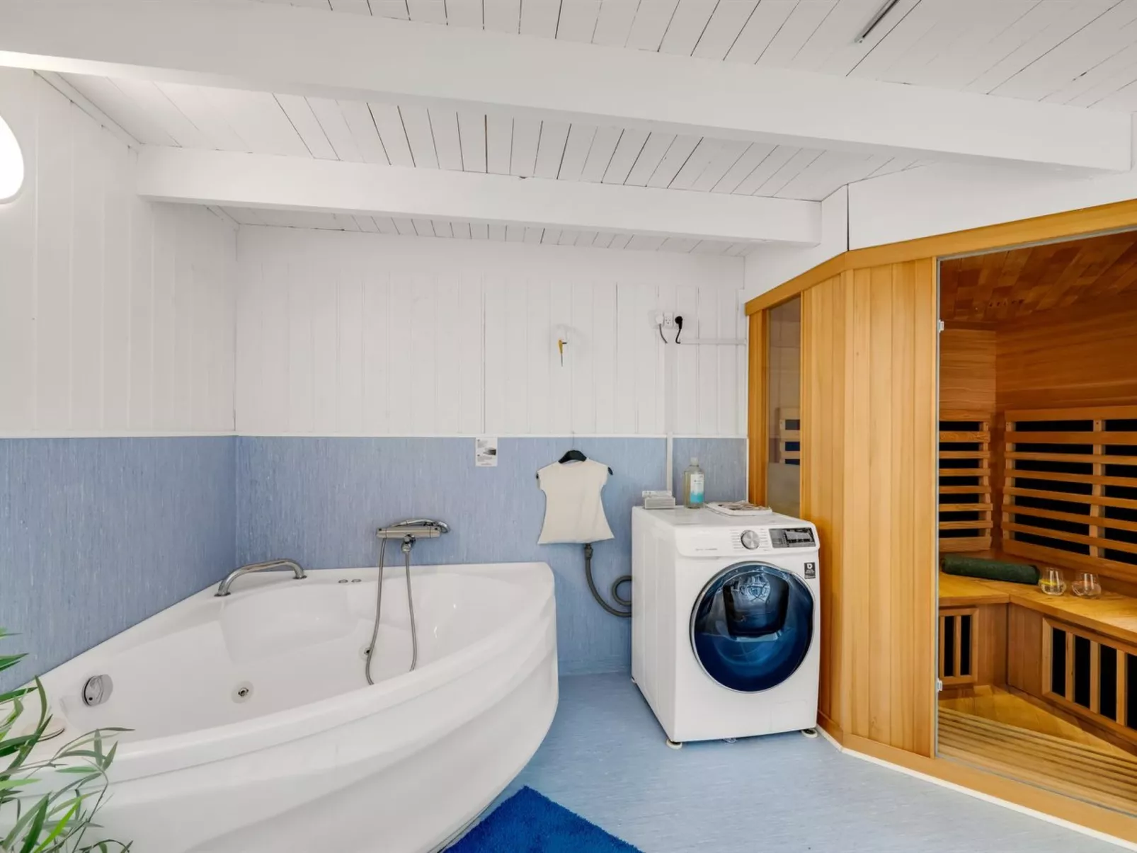 "Sami" - 600m to the fjord-Binnen