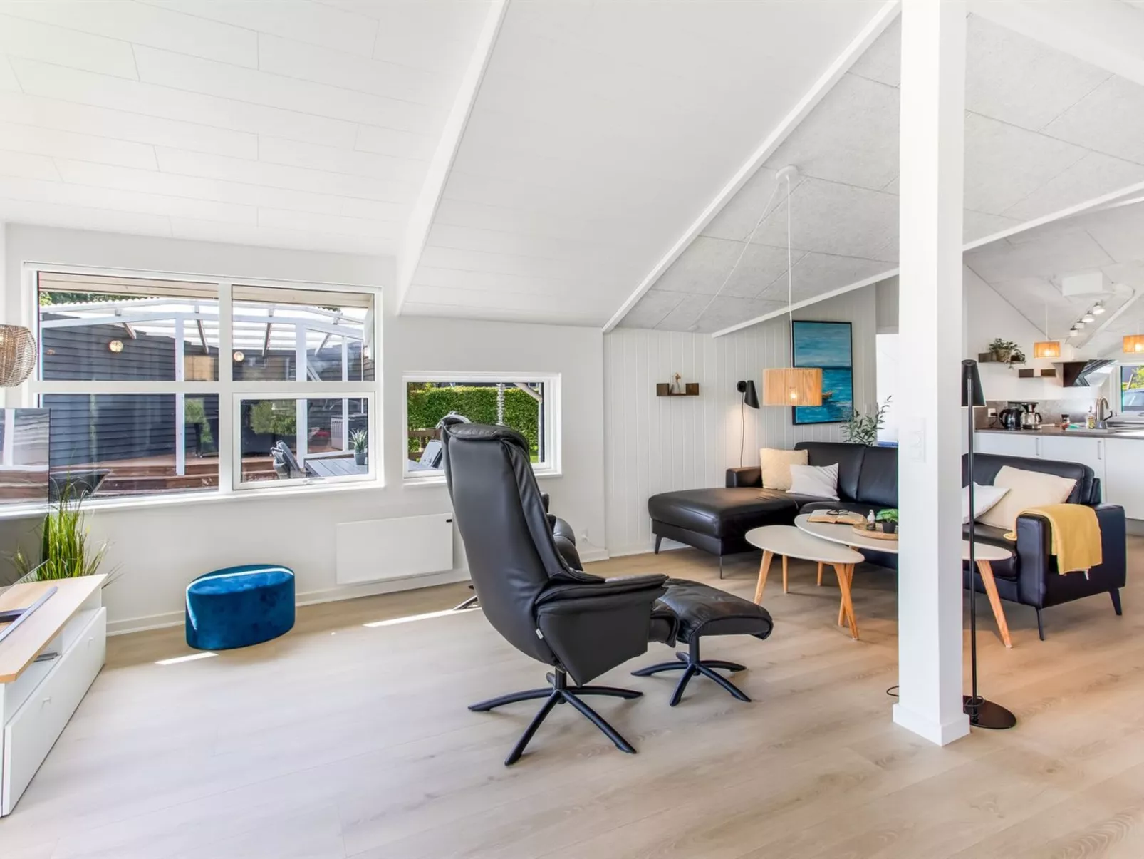 "Eisa" - 75m from the sea-Binnen