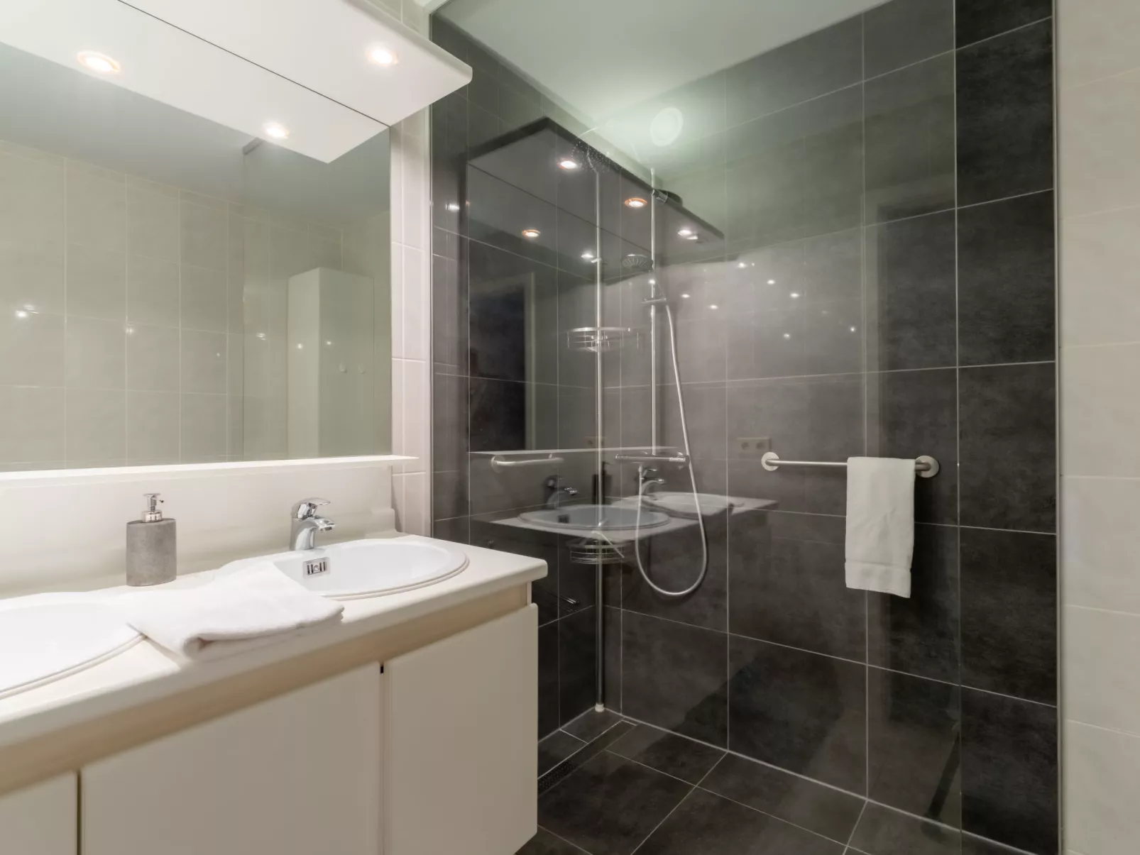 Zandloper III with terrace-Binnen