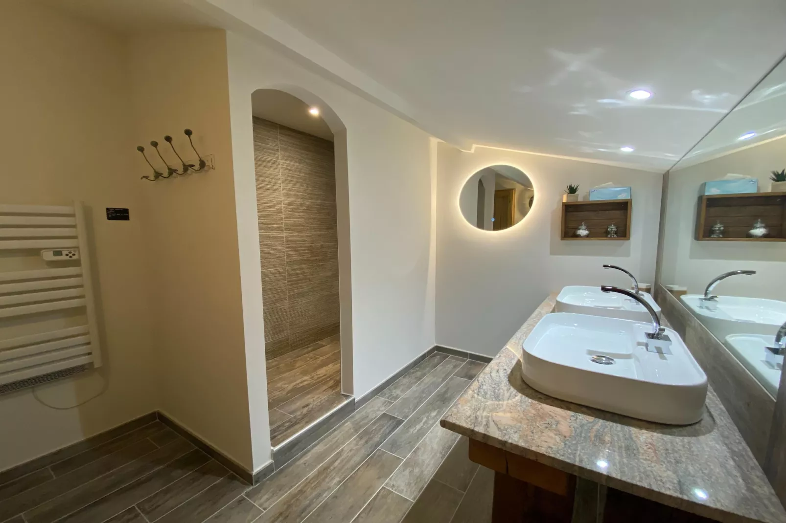 Le Mas d'à côté-Badkamer