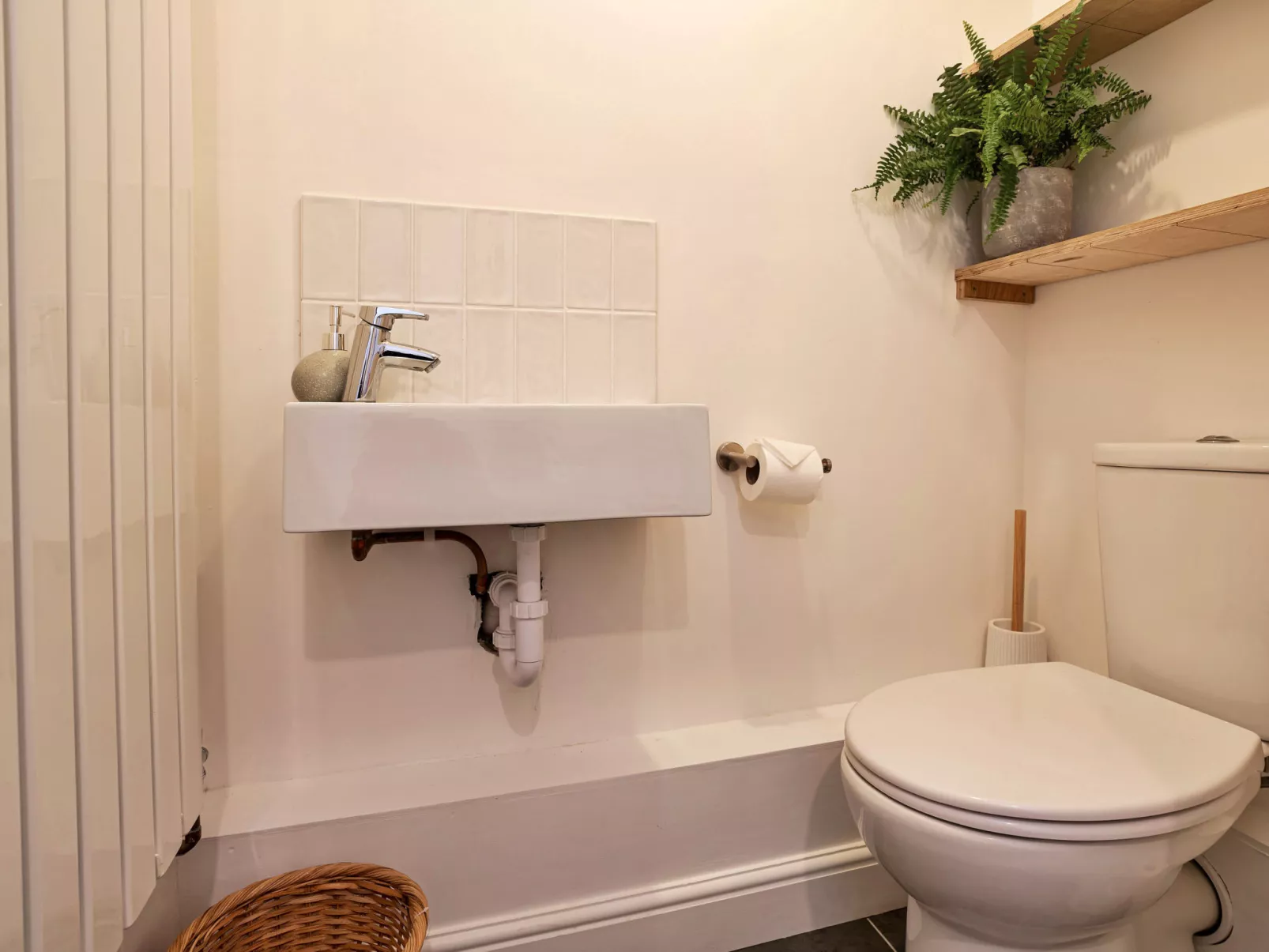 Courtyard Cottage-Binnen