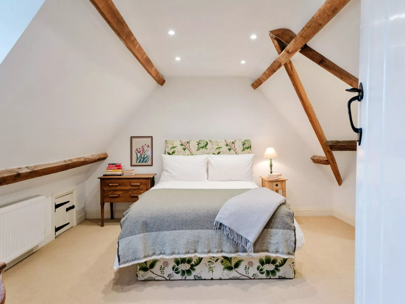 Courtside Cottage-Binnen