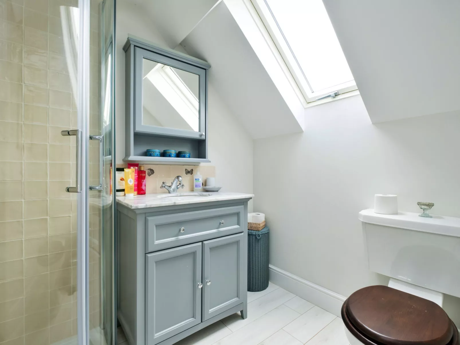 Coach House Wellbeing Retreat-Binnen