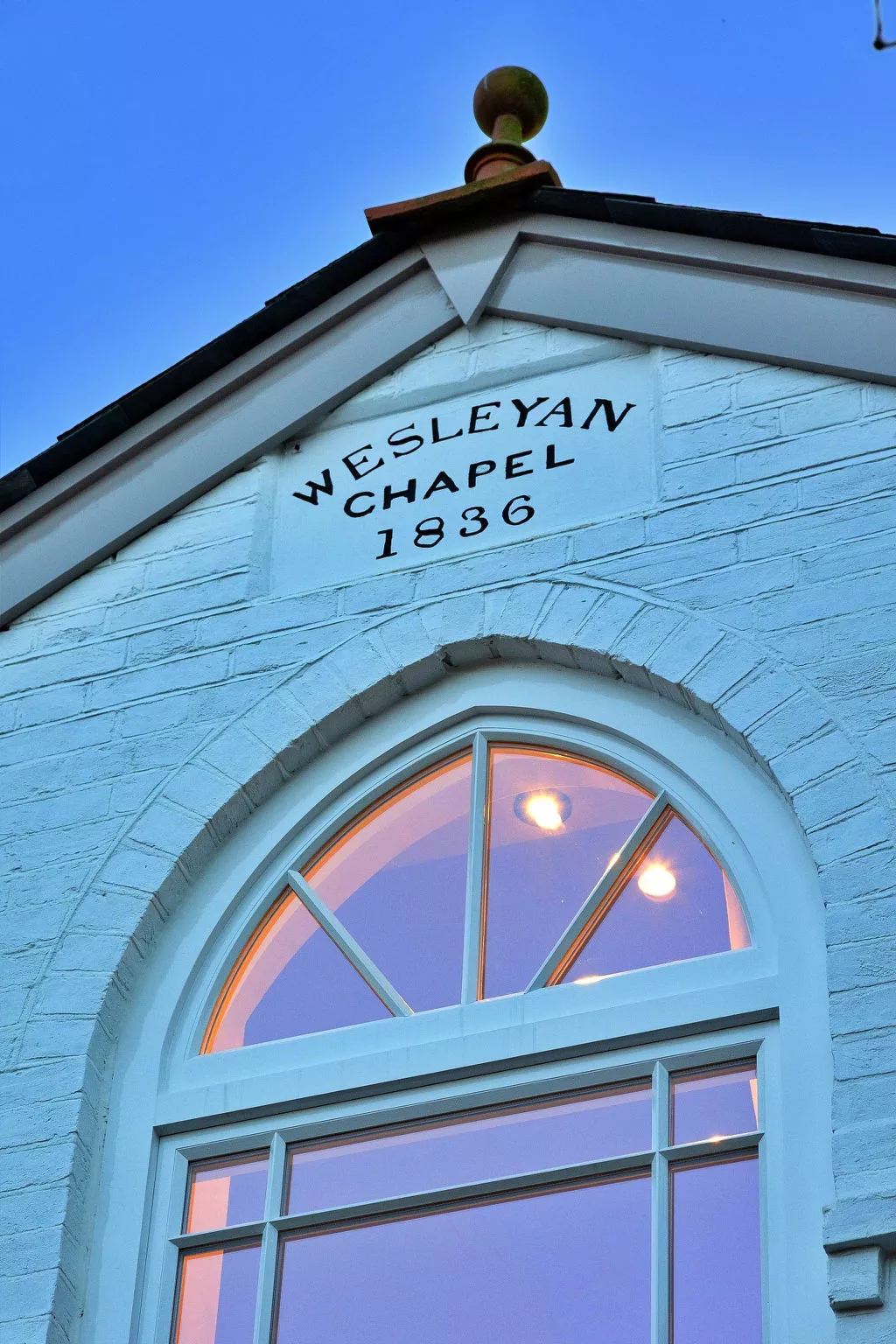 Wesleyan House-Buiten