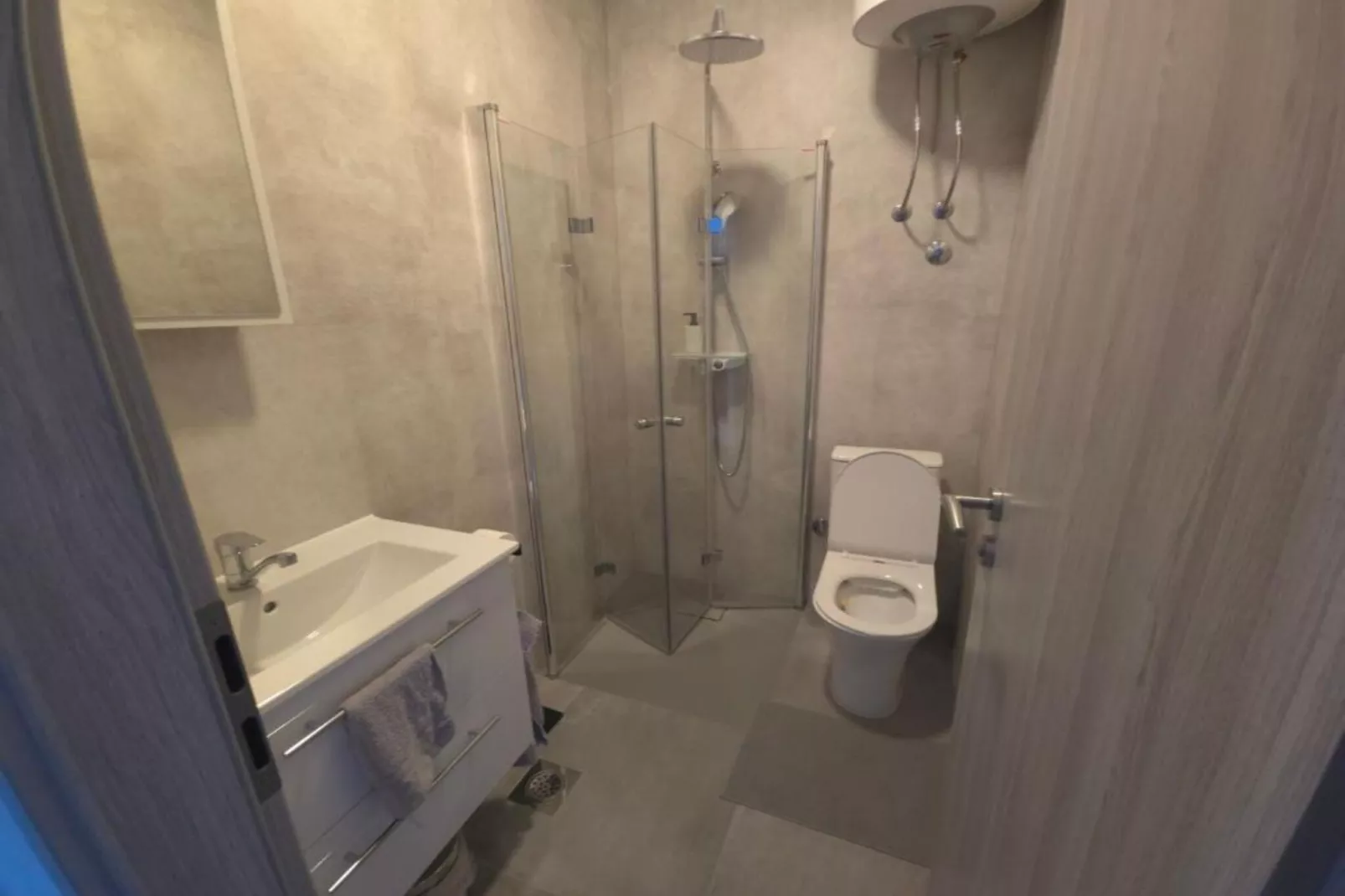 Rooms Burnum - Twin Room 7-Badkamer