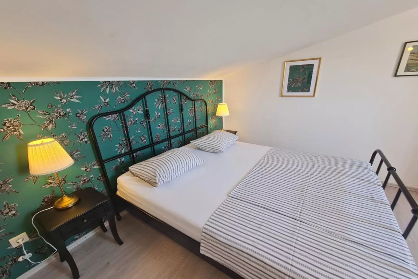 One-Bedroom Apartment (Smokva)-Slaapkamer