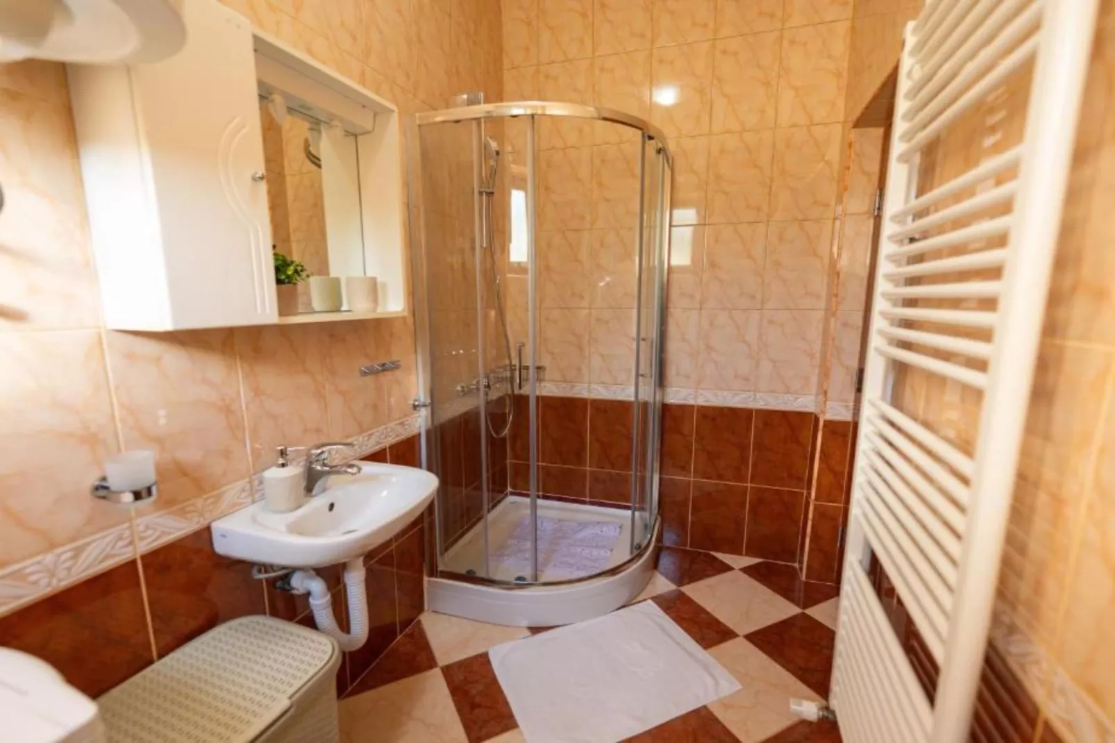 Villa Narnia - Three Bedroom Villa-Badkamer