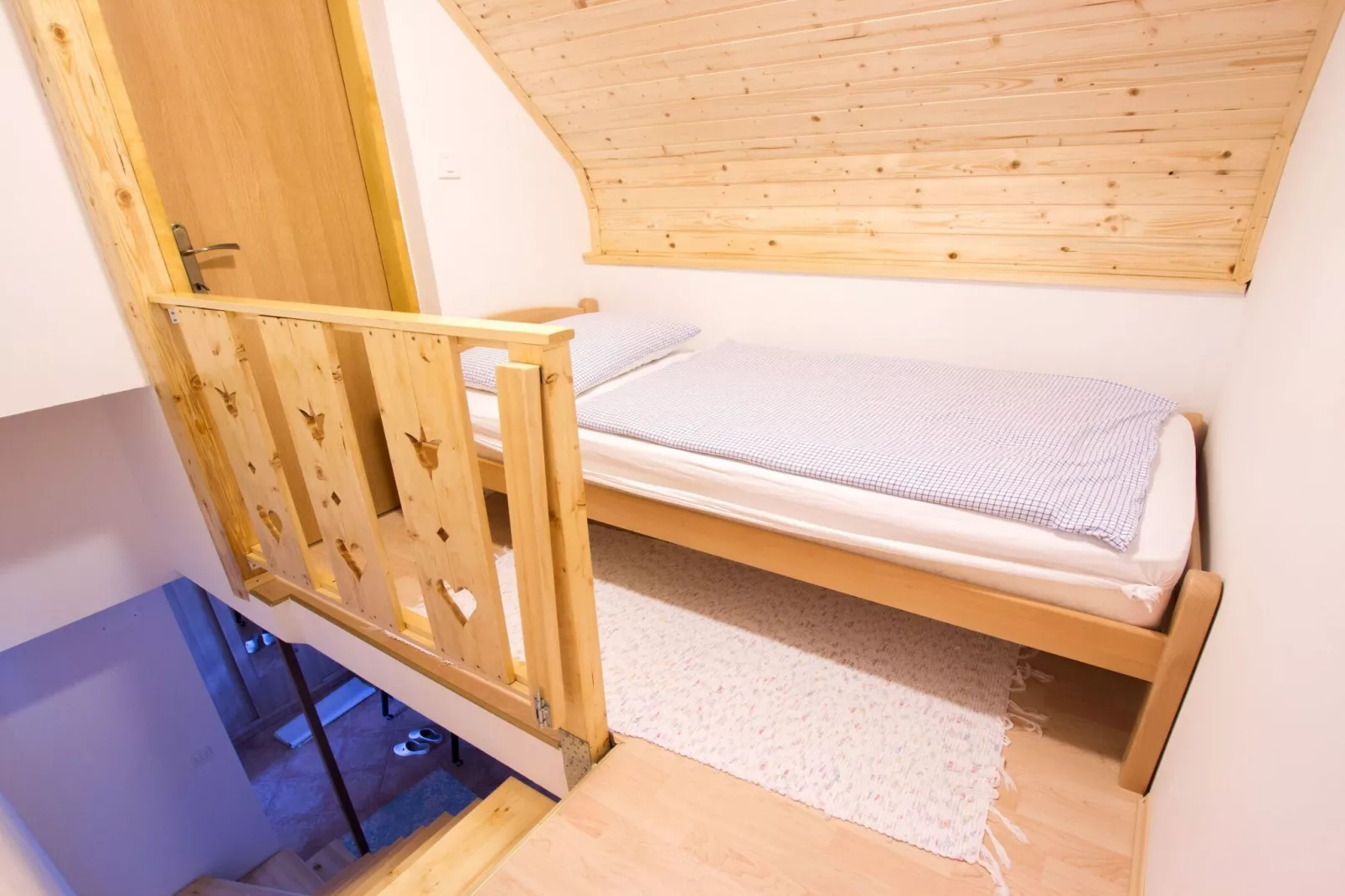 Sunny Two Bedroom Retreat in Beautiful Bizeljsko - Two Bedroom Country House-Slaapkamer