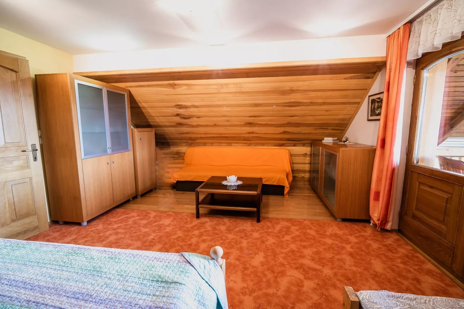 Vivid Hillside Country House with Hot-Tub and Sauna - Two Bedroom Country House-Slaapkamer