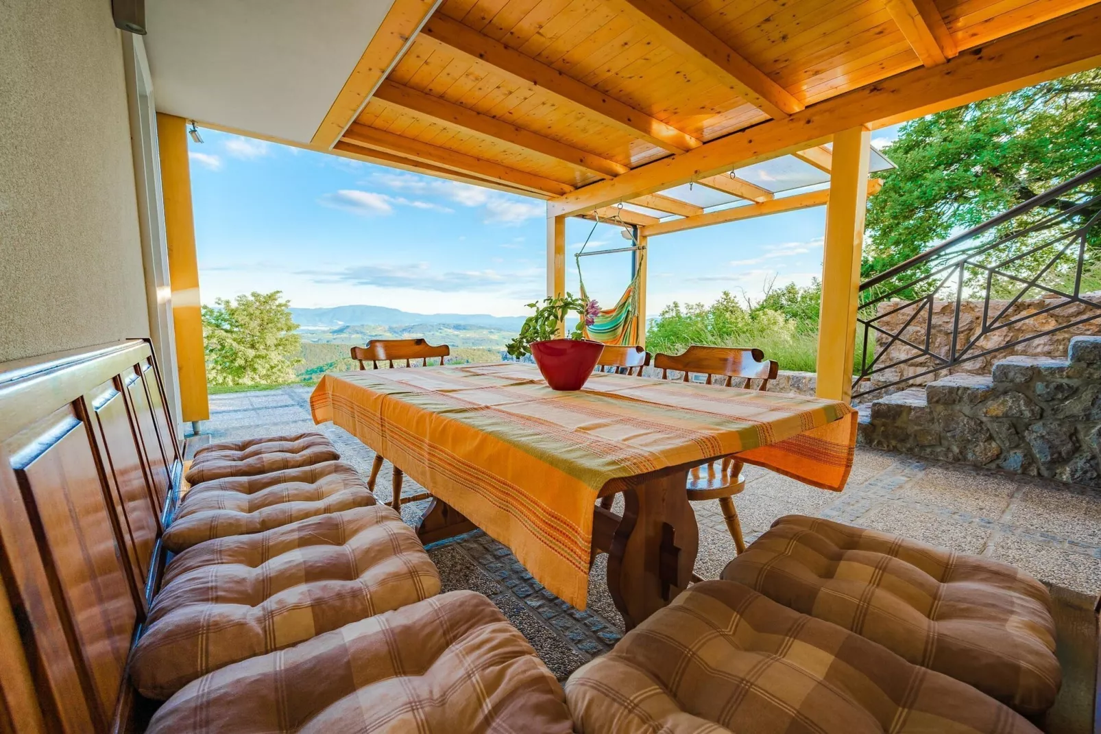 Secluded Escape Hilltop Villa with Hot-Tub - Two Bedroom Villa with Hot-Tub-Buitenlucht
