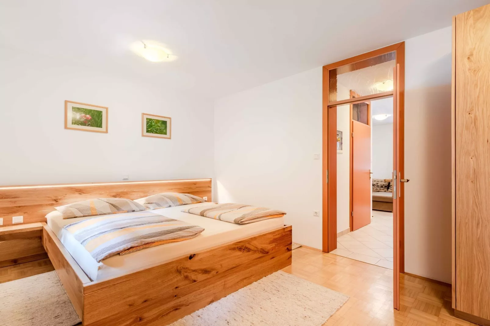 Log pod Mangartom Amazing Apartment with Balcony - One Bedroom Apartment with Balcony-Slaapkamer