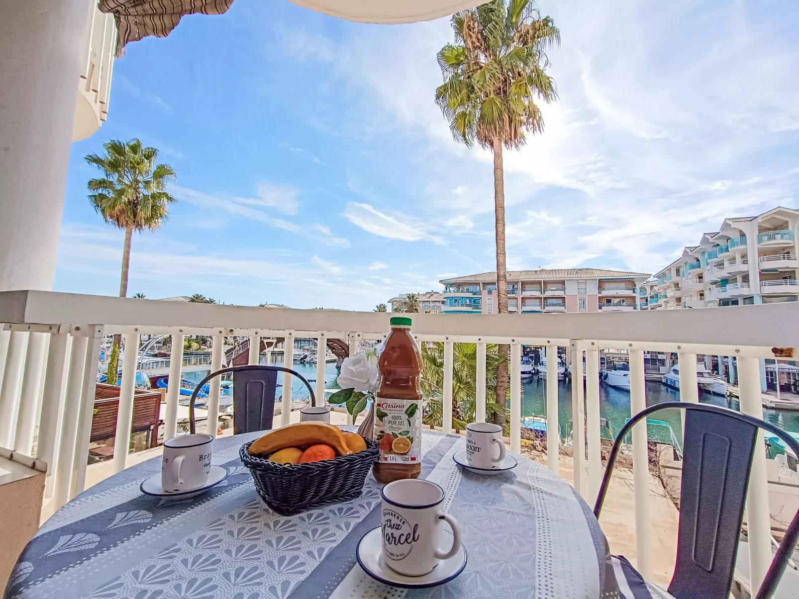 Port d'Attache-Binnen