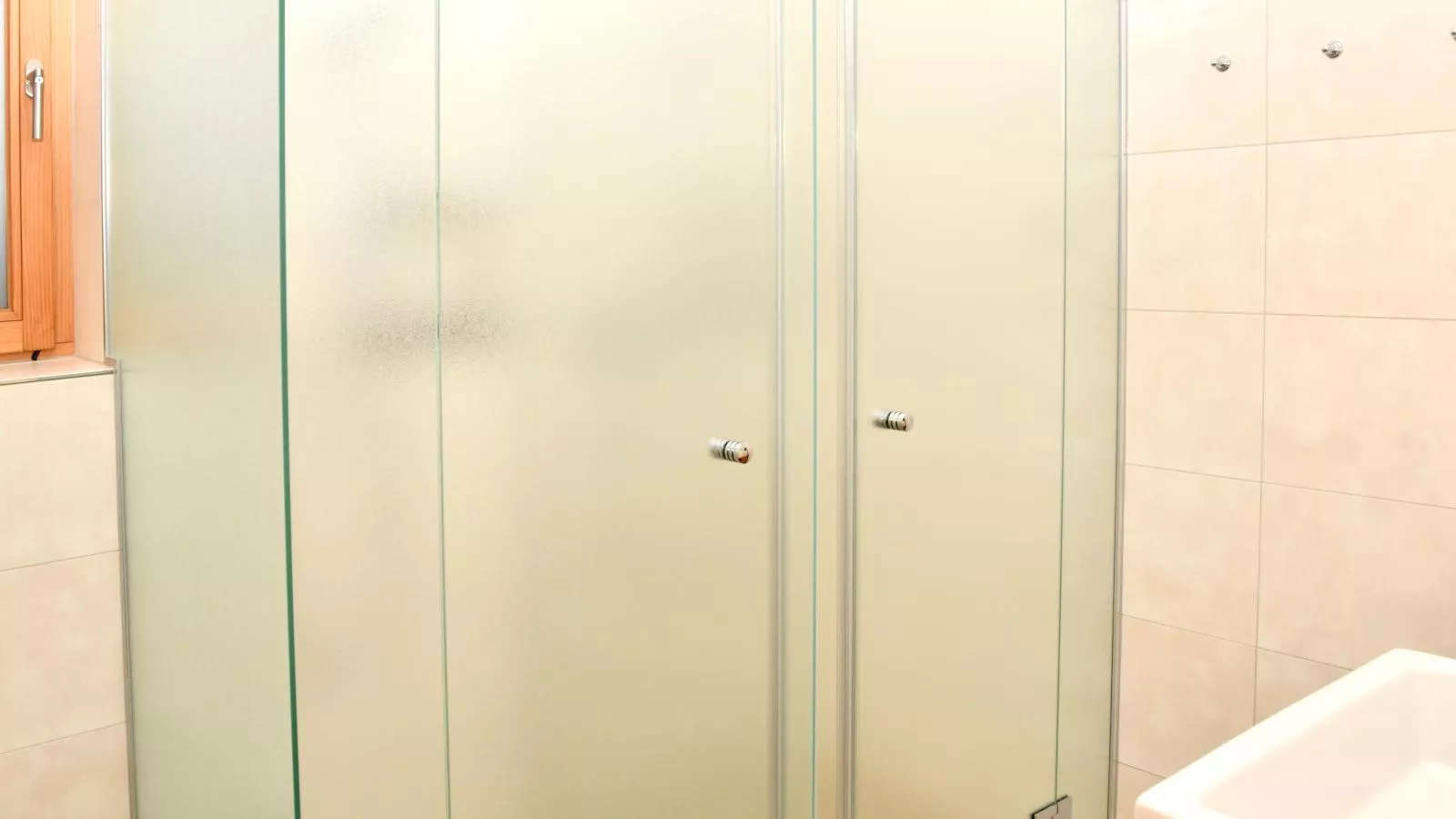 Apartments Next To The Ski Lift GF 2-Badkamer