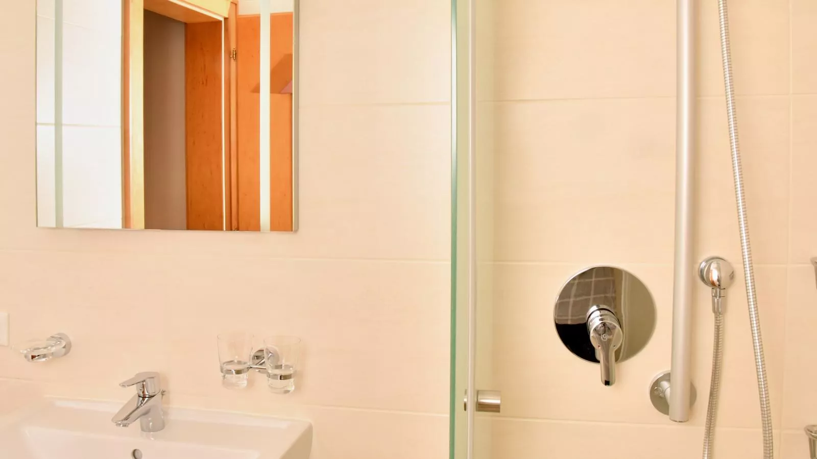 Apartments Next To The Ski Lift PH-Badkamer