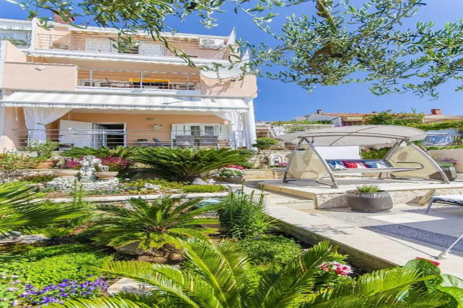 Apartments Nives -Standard Two Bedroom Apartment   (A1)-Buitenlucht