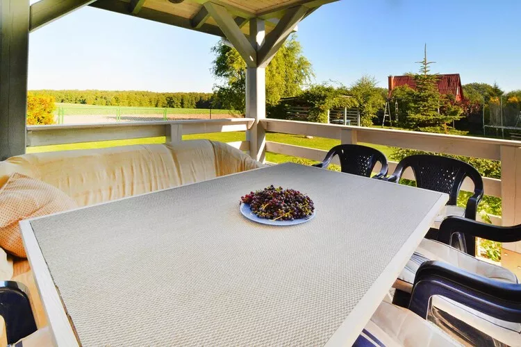 Dom wakacyjny w Oświnie-Terrasbalkon