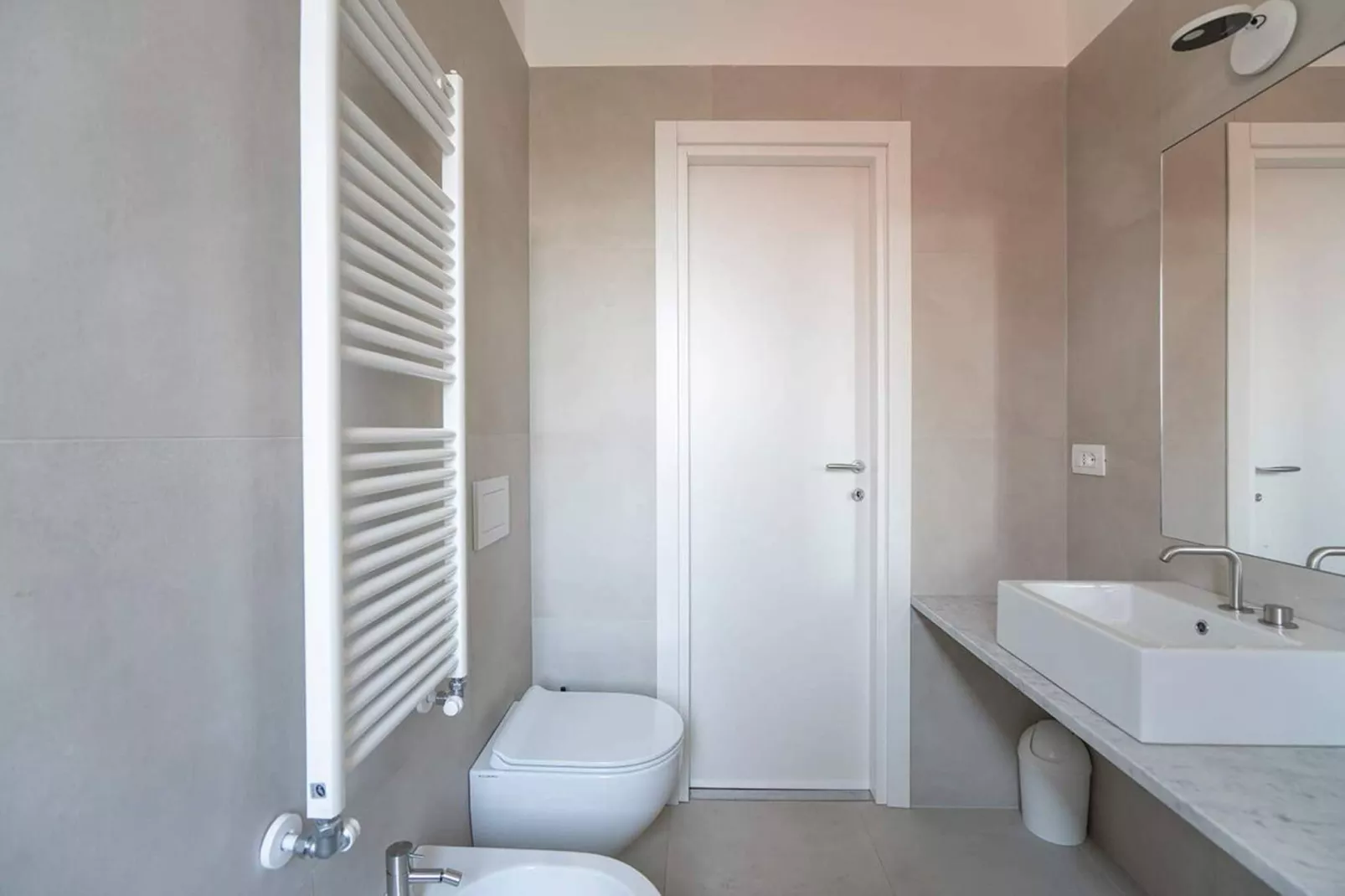 MI AMEDEO D'AOSTA-Badkamer