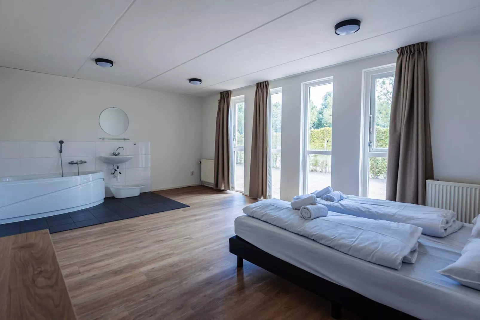 16 - Persons Family bungalow-Slaapkamer